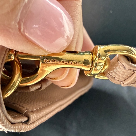 NWT, Saint Laurent Monogram Grain de Poudre Clutch Vintage Peach GHW, Ret. $850 - Picture 7 of 10